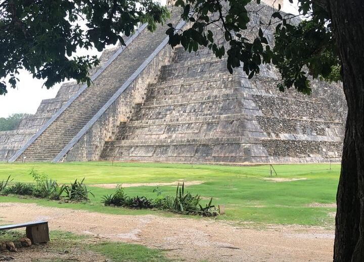 Turisteros demandan pronta reapertura de Chichén Itzá; el gobierno federal deshoja la margarita