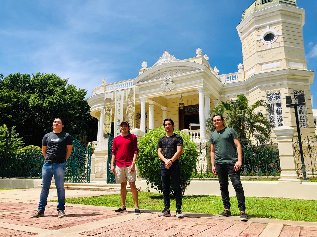 Jóvenes de la Facultad de Arquitectura de la UADY construyen Mérida en Minecraft