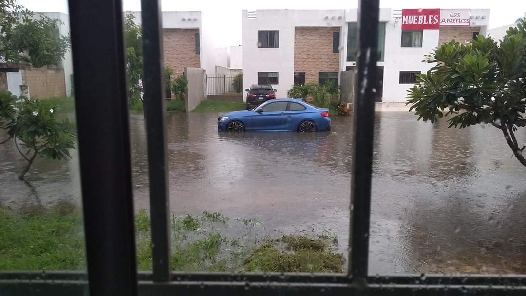 Miles de casas en Mérida bajo el agua; propietarios denuncian construcción con materiales de pésima calidad