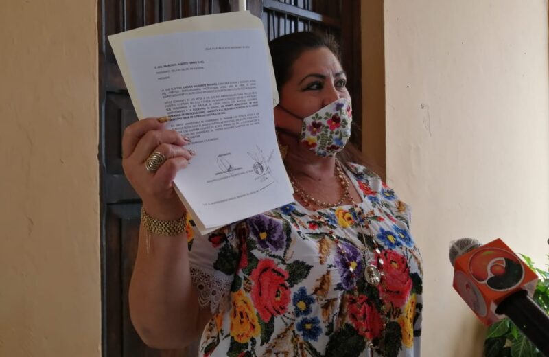 Carmen Navarrete se apunta para alcaldesa de Tekax al tiempo que refrenda su militancia en el PRI