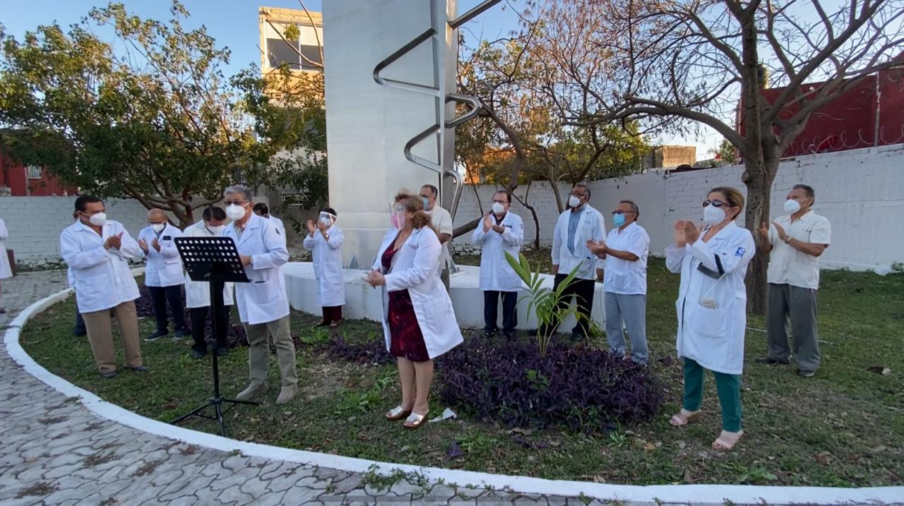 Doctores yucatecos exigen ser vacunados contra el Covid-19. «Estamos agotados»: Colegio de Médicos