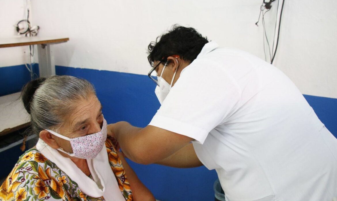 En siete municipios yucatecos ya vacunaron contra el Covid-19 a los adultos mayores