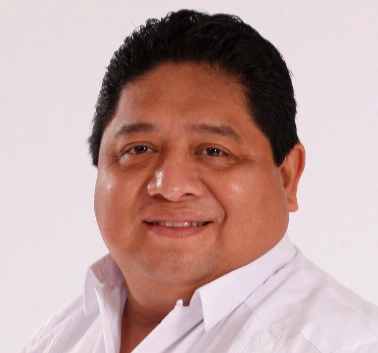 Fallece por Covid-19 Carlos Canché, candidato del PRI a diputado por el VI Distrito