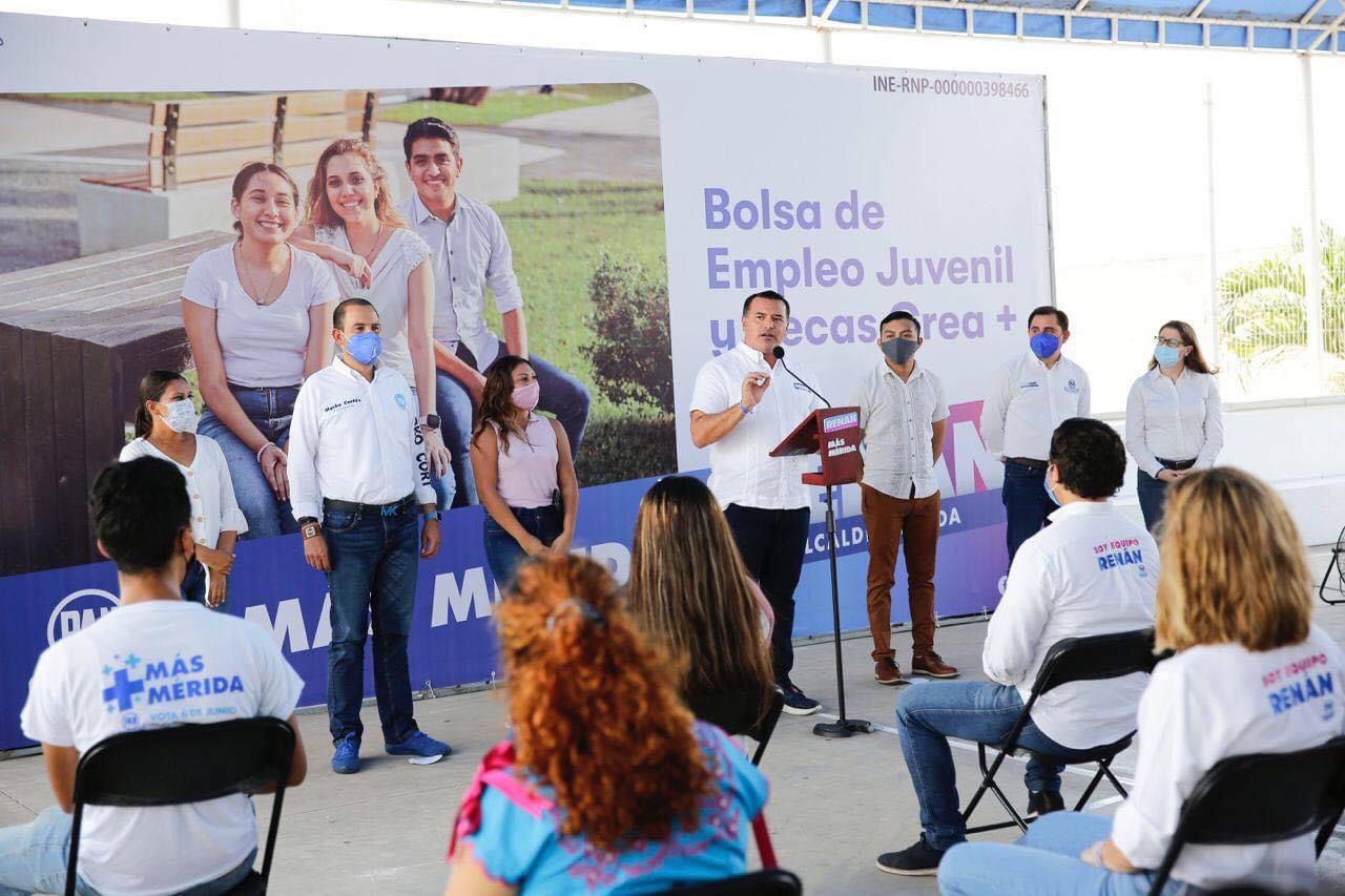 Más apoyos para empoderar a la juventud de Mérida: Renán Barrera