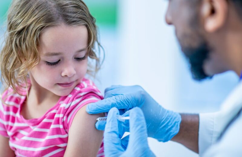 Llaman a completar esquema de vacunación infantil sin temor