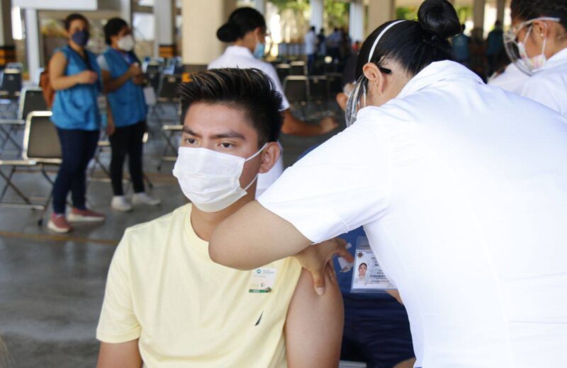 El próximo martes inicia vacunación a jóvenes de 18 a 29 años en Mérida