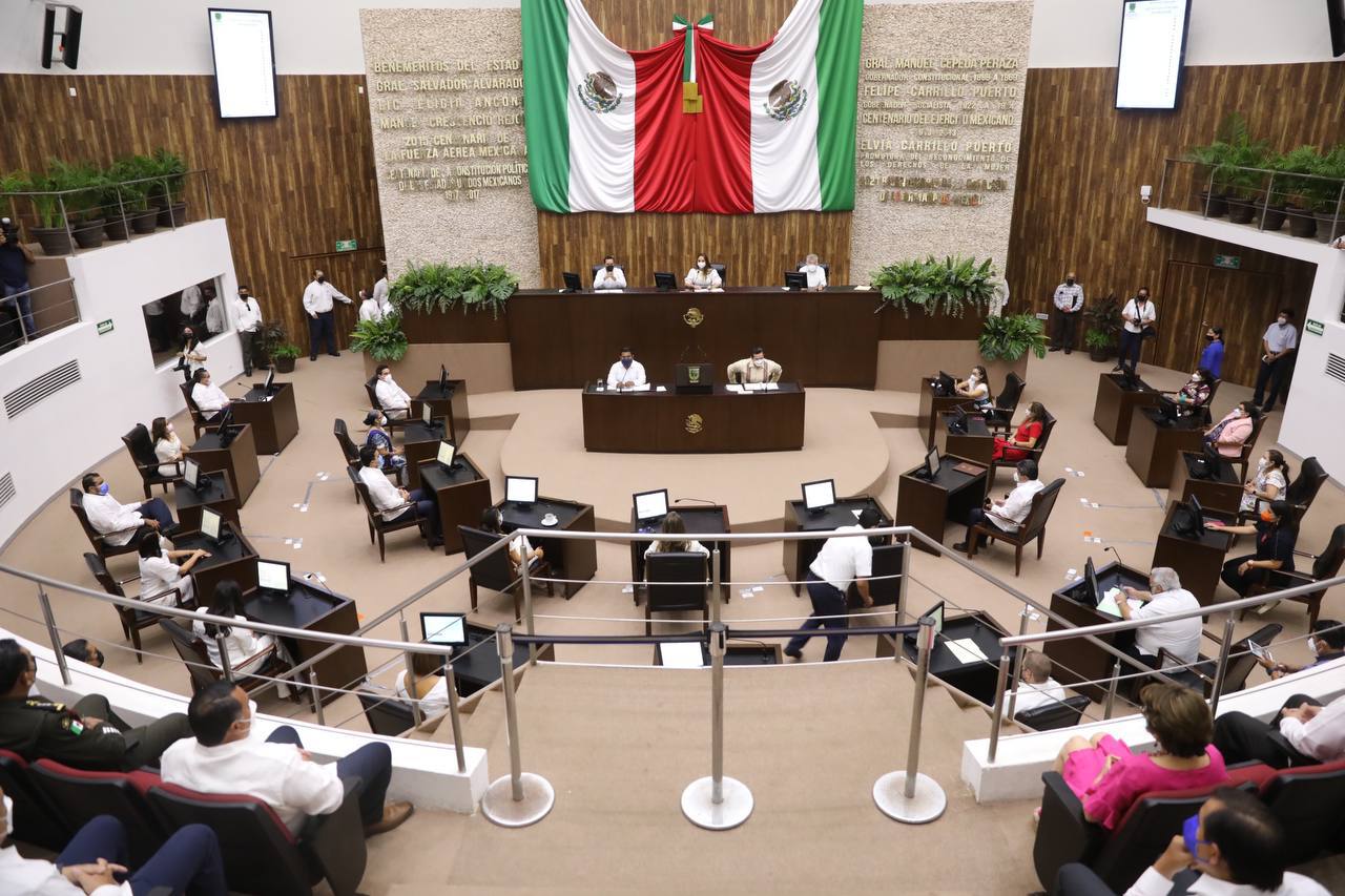 Vila Dosal invita a diputados a impulsar cambios en favor de Yucatán