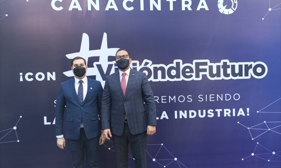 José Antonio Centeno, nuevo dirigente de Canacintra, se rodea de yucatecos