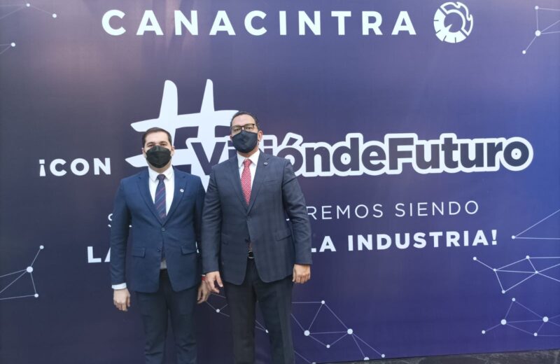 José Antonio Centeno, nuevo dirigente de Canacintra, se rodea de yucatecos