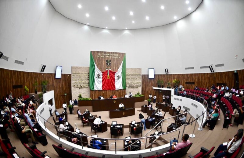 Multas a partidos políticos en Yucatán se usarán para becas estudiantiles
