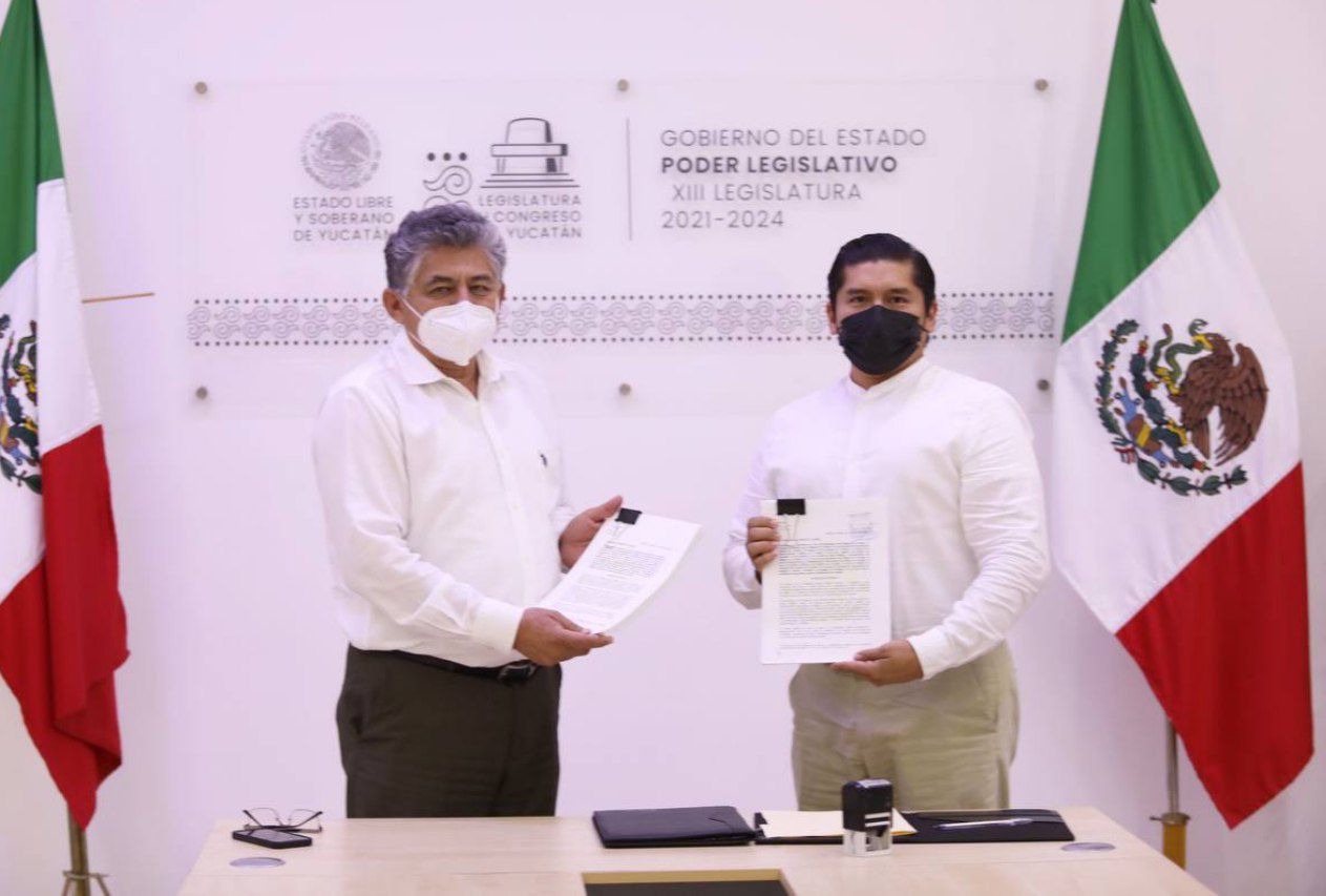 Entregan al Congreso iniciativa de reforma a Ley del Notariado de Yucatán