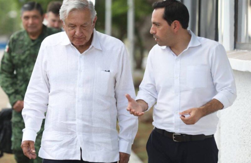 AMLO abraza a Vila y reitera su apoyo total a Yucatán