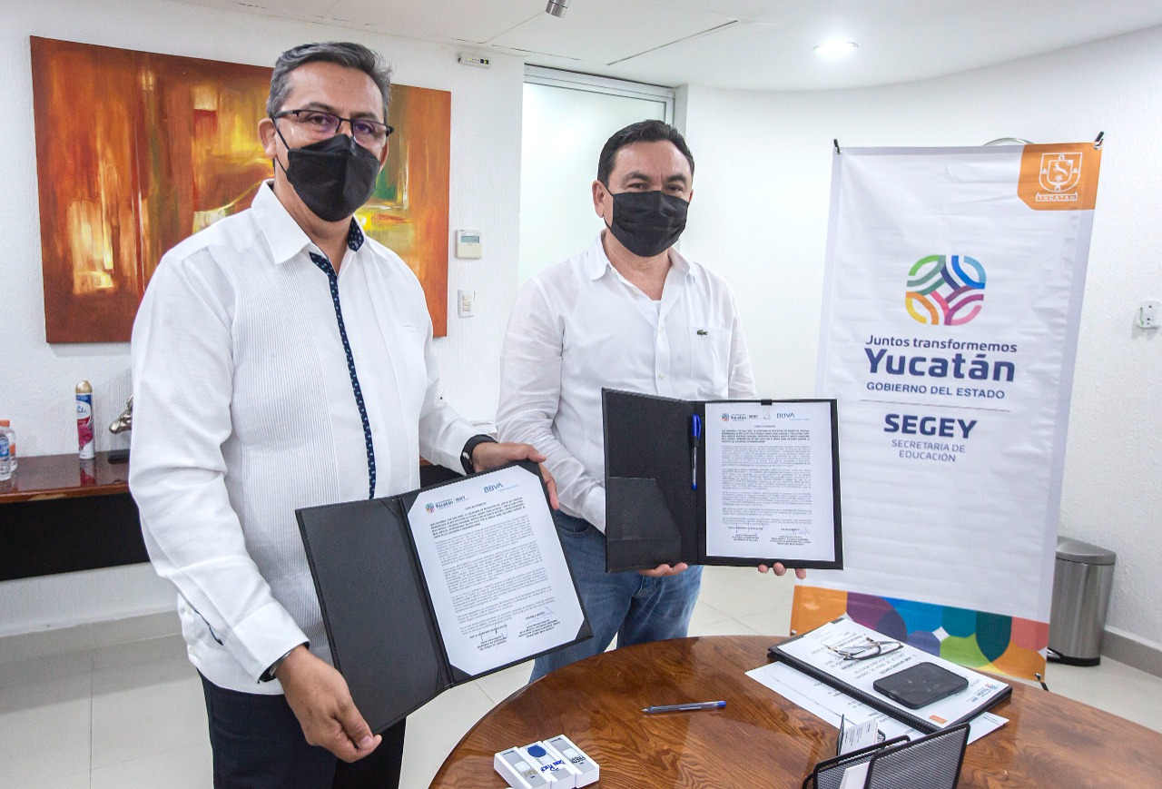 Fundación BBVA continuará becando a «chavos que inspiran» en Yucatán