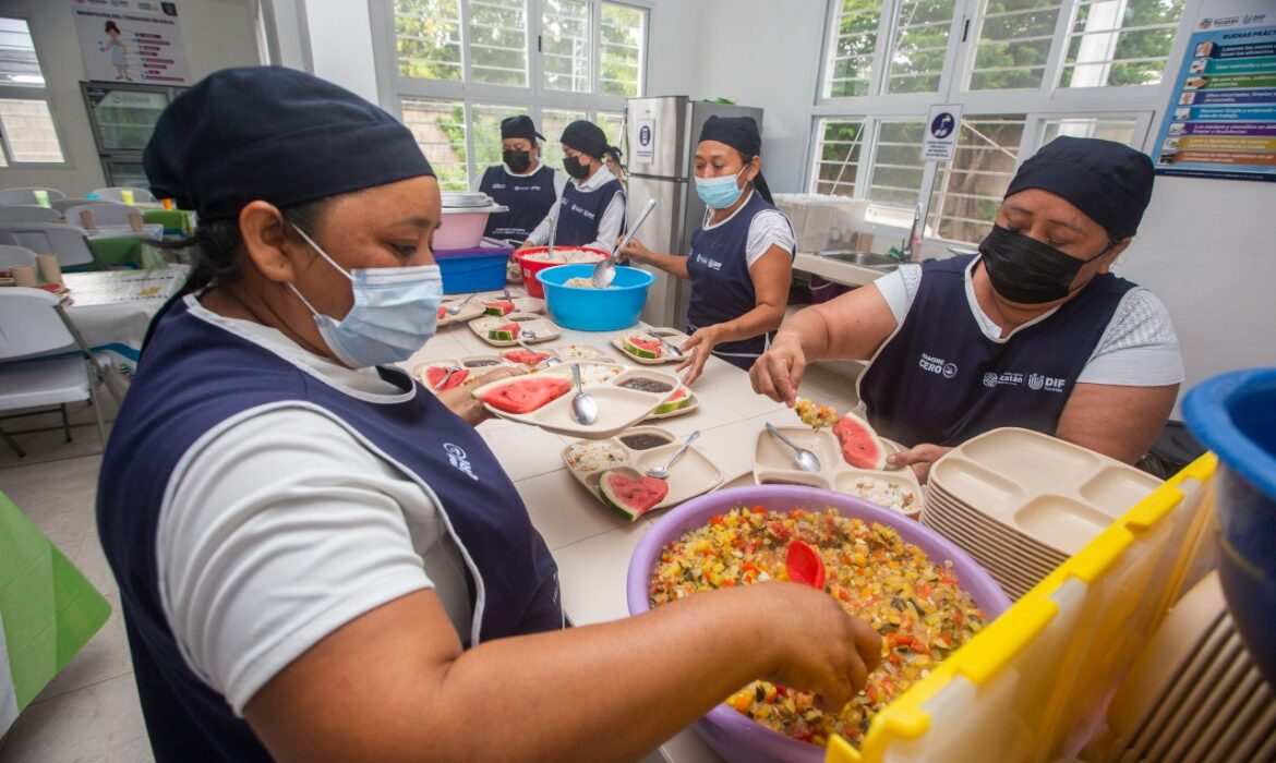 Capacitan personal para los desayunos escolares del programa 