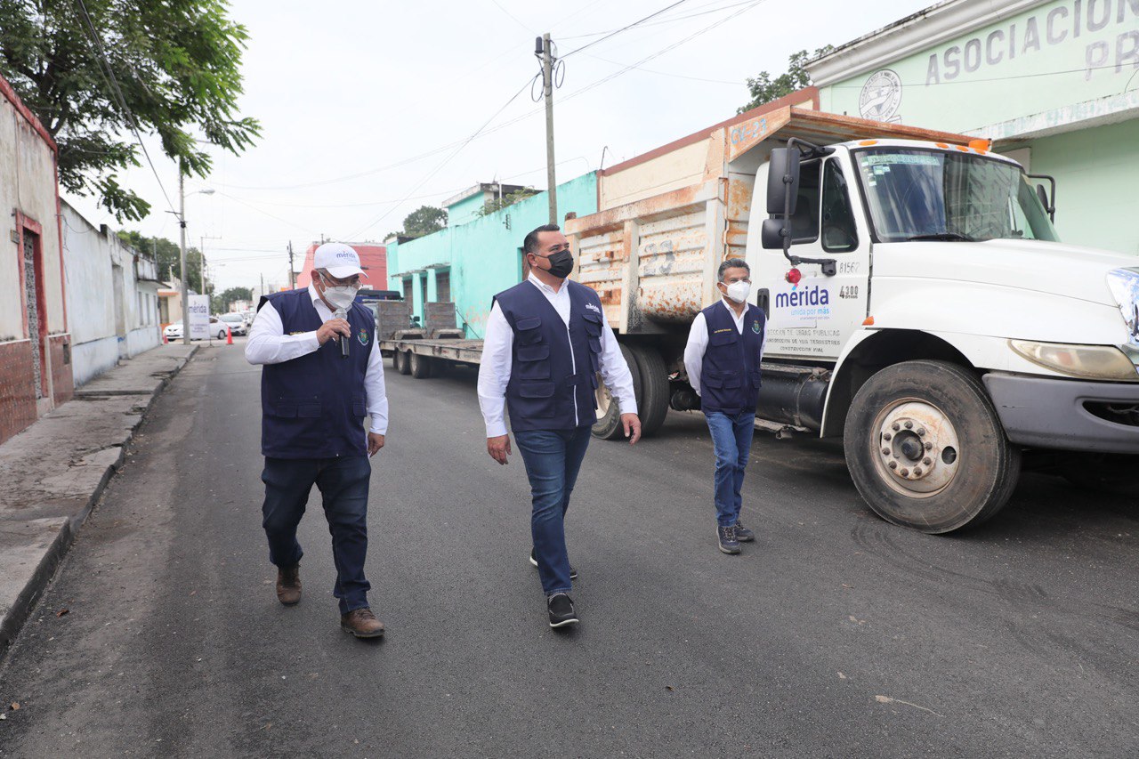 Continúa la rehabilitación de vialidades en Mérida
