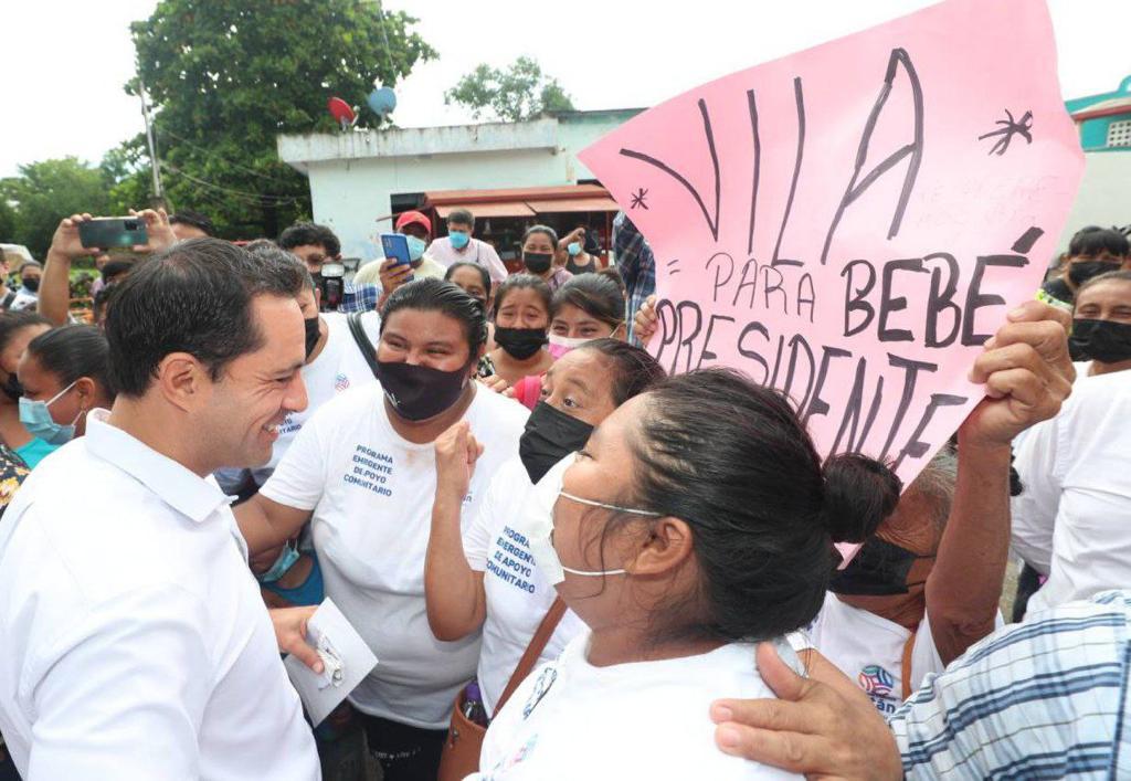 «Vila Bebé para Presidente» escriben en pancarta vecinos del sur de Mérida