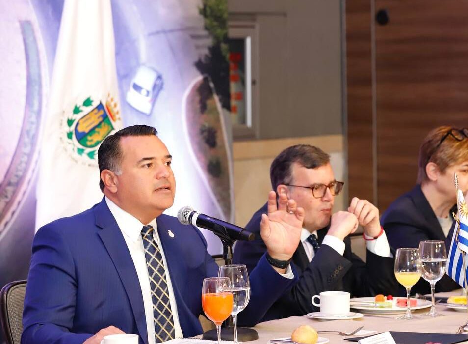 Encuentro de Renán Barrera con embajadores de América Latina y el Caribe