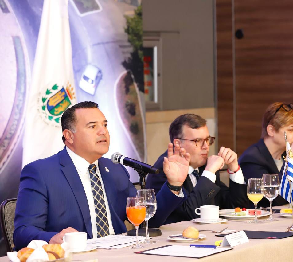 Encuentro de Renán Barrera con embajadores de América Latina y el Caribe