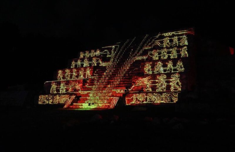 «Pasos de Luz», espectáculo de luz y sonido en Dzibilchaltún