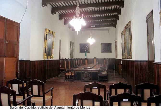 Designan al Salón del Cabildo de Mérida «Rosa Torres González»