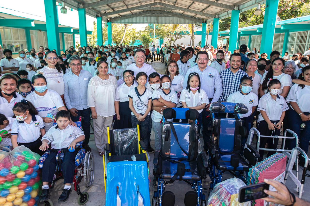 Entregan equipo para fortalecer los servicios de educación especial en Yucatán