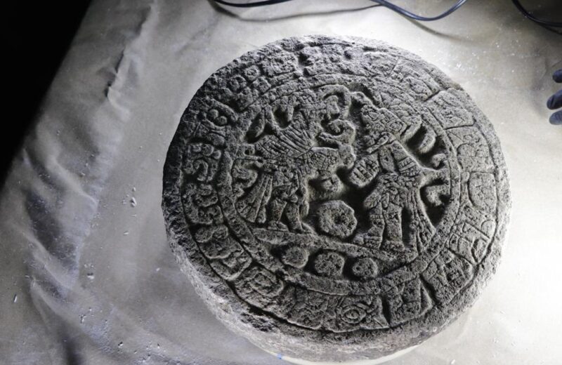 Una escultura del juego de pelota de Chichén Itzá sorprende a investigadores por tener glifos completos