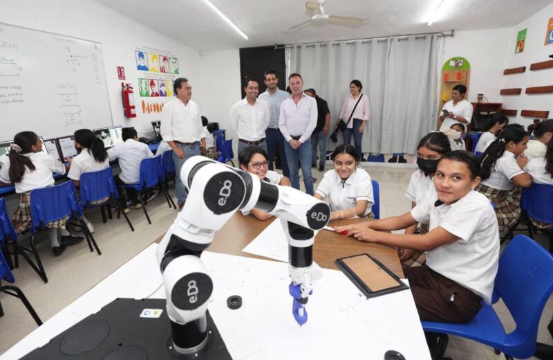 Estudiantes de primaria reciben clases de robótica con programa piloto