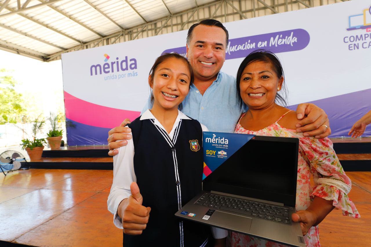 «Computadora en casa» ya es un programa permanente del Ayuntamiento de Mérida