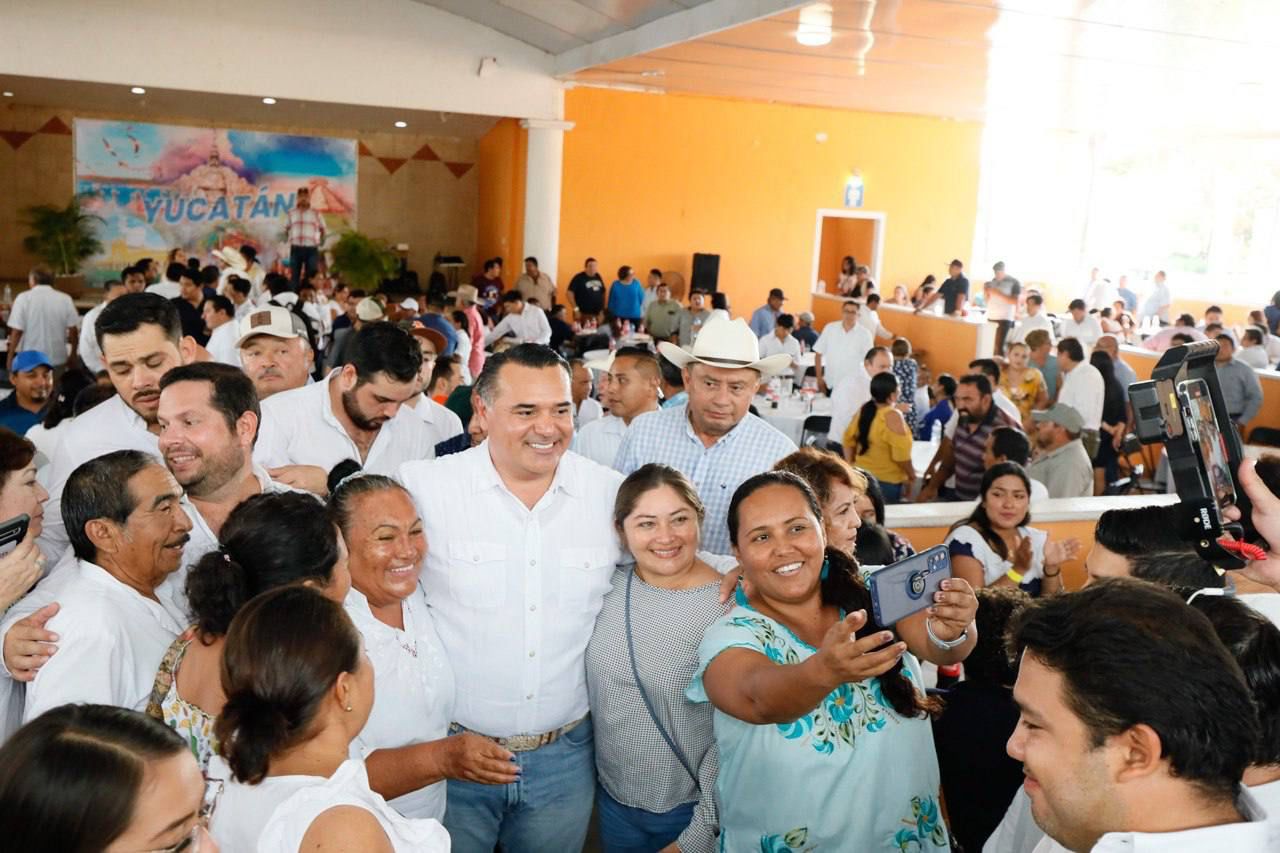 En Tizimín, Renán Barrera anuncia que va por la Gubernatura de Yucatán
