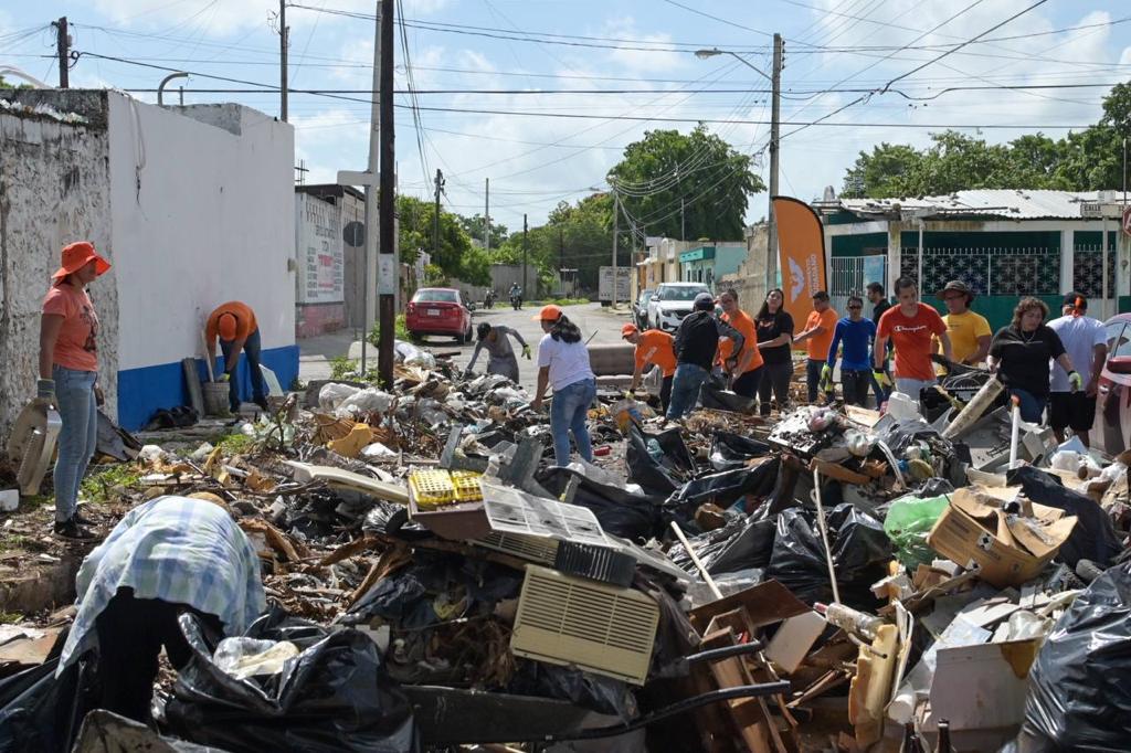 Movimiento Ciudadano recoge la basura que no levantó ni Salud ni el Ayuntamiento