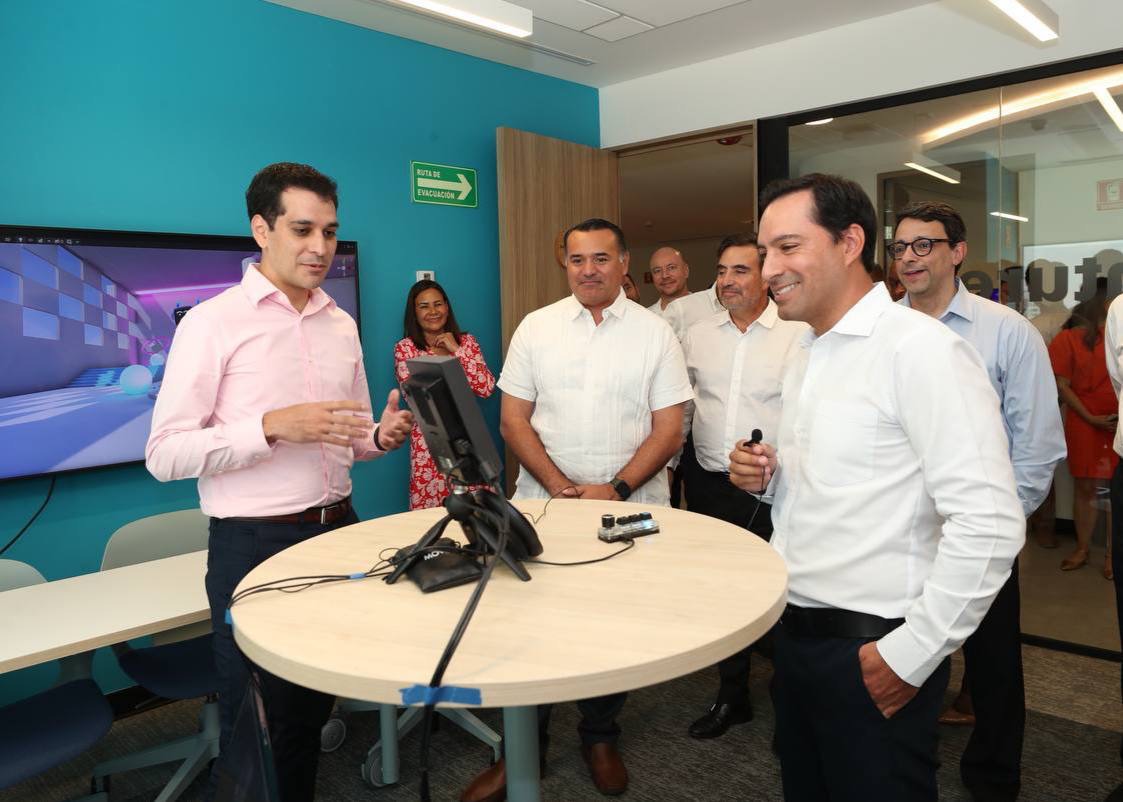 Vila Dosal inaugura el Centro de Tecnología Avanzada de Accenture en Mérida