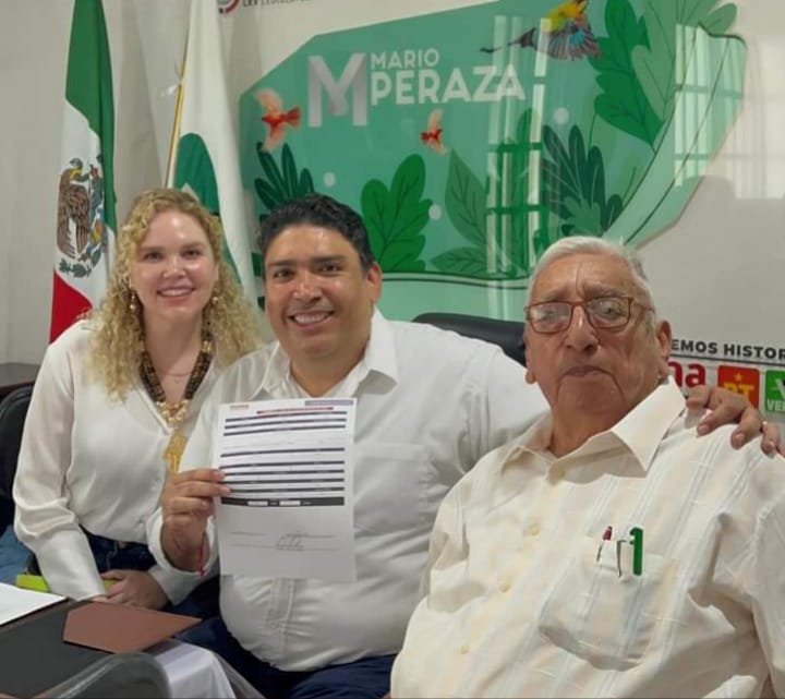 Mario Peraza se inscribe para buscar la candidatura en Morena