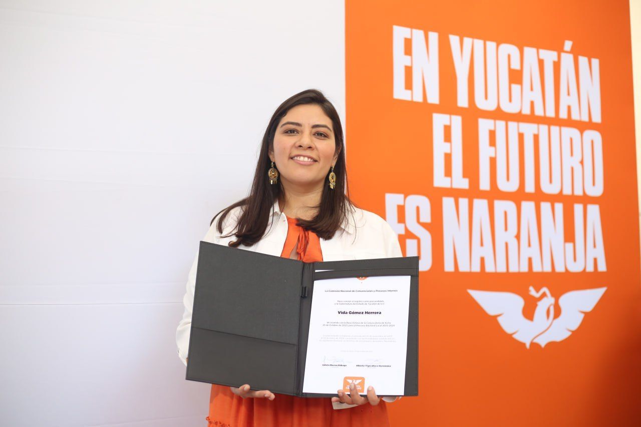 Vida Gómez registra su precandidatura al Gobierno de Yucatán