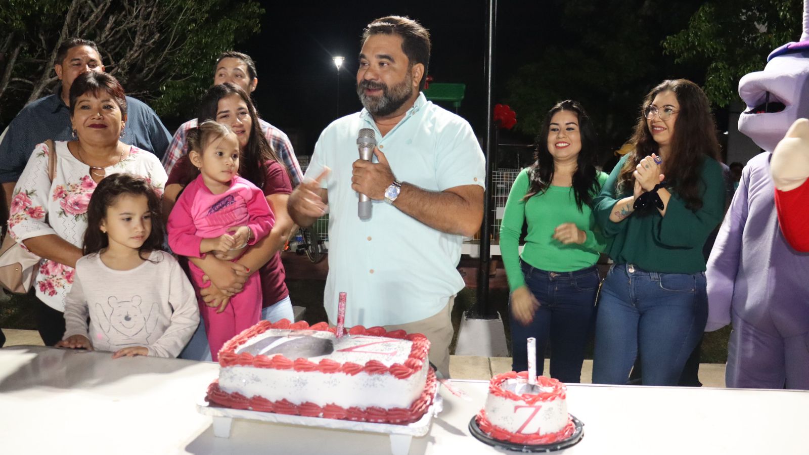 Roger Aguilar celebra su cumpleaños inaugurando obras en Motul