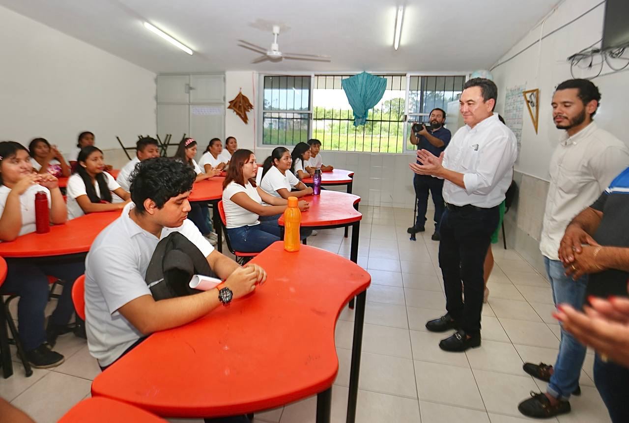 Ya pueden inscribirse al Bachillerato Yucatán para concluir ese nivel educativo