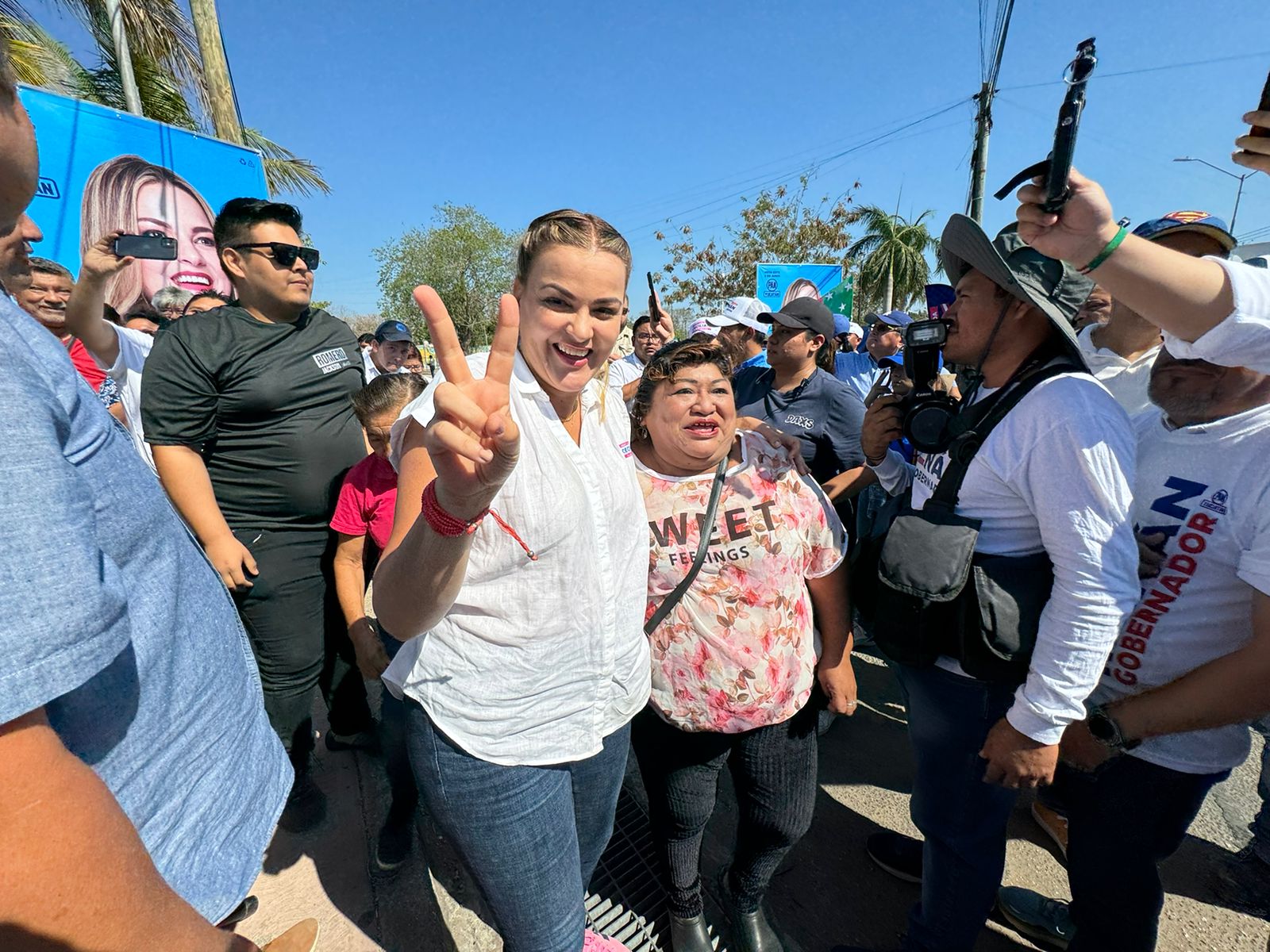 En el sur, Cecilia Patrón arranca la campaña por «una chula Mérida»