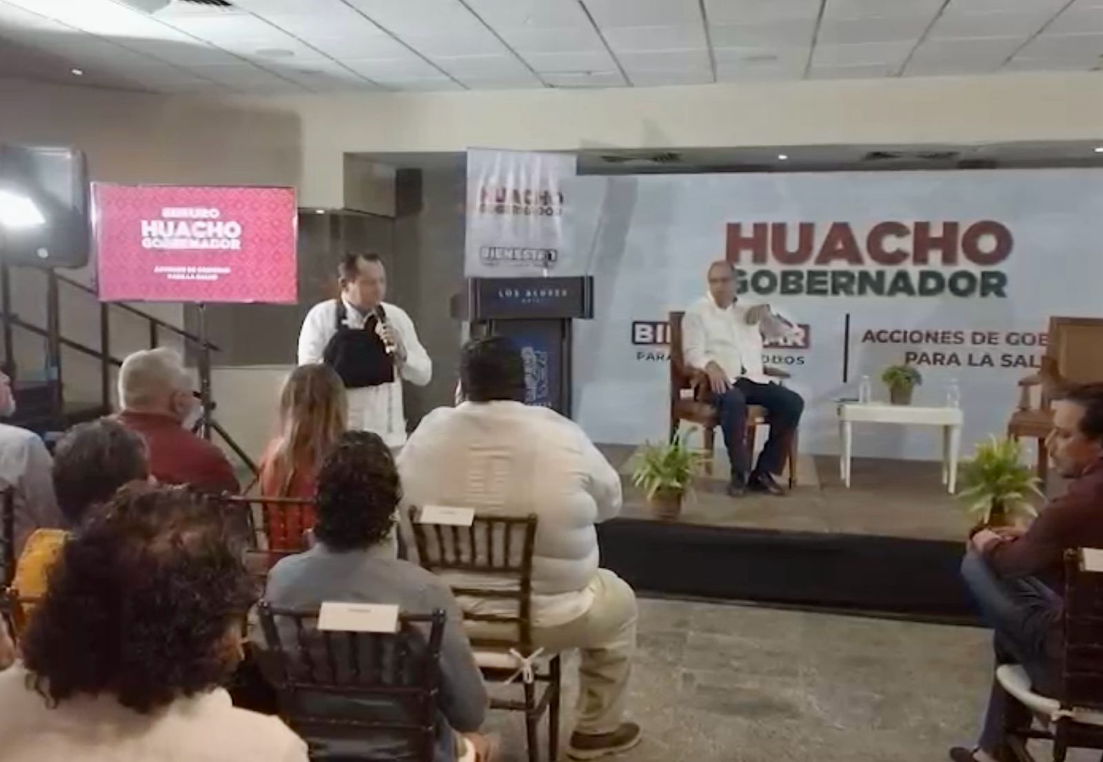 Huacho Díaz presenta un plan para el sistema de salud en caso de ganar las elecciones