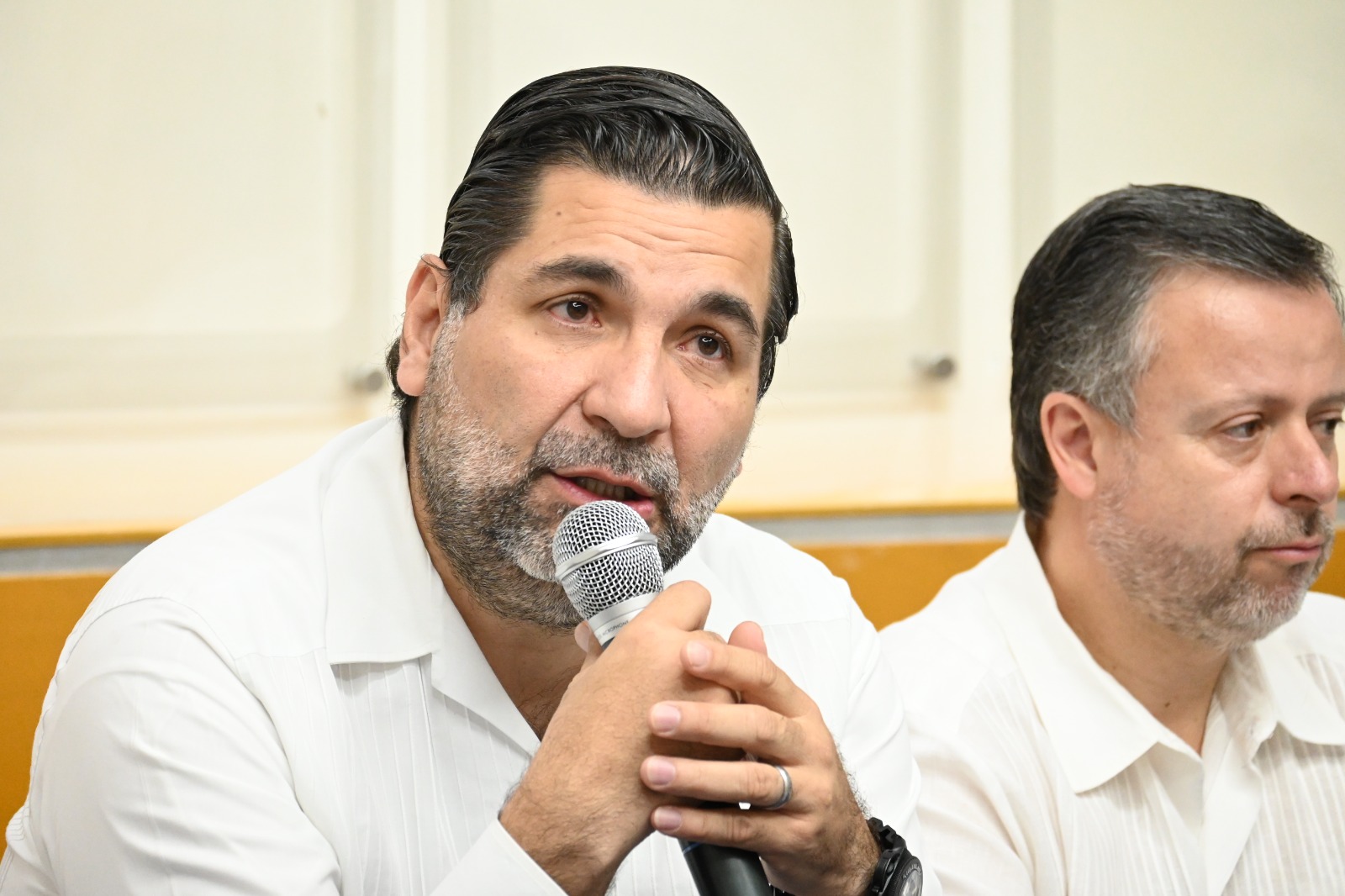 Luis Méndez dialoga con constructores yucatecos en busca de la dirigencia de la CMIC