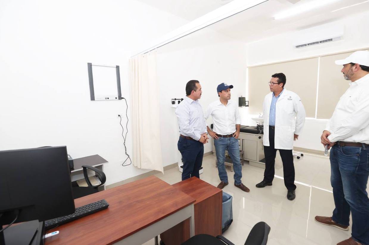Vila entrega rehabilitación del Centro de Salud de Flamboyanes, en Progreso