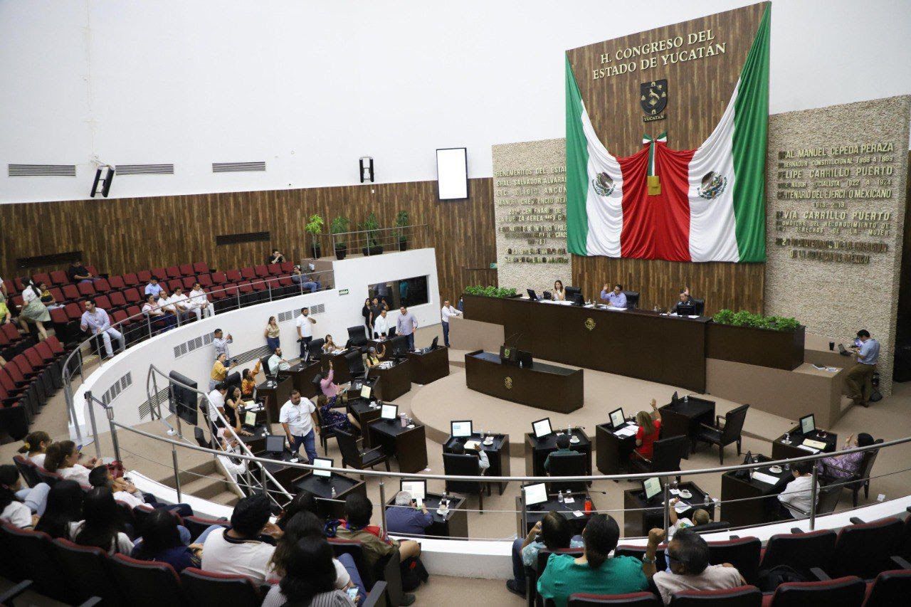 Policías yucatecos gozan de beneficios en la ley, tras aprobación en Congreso