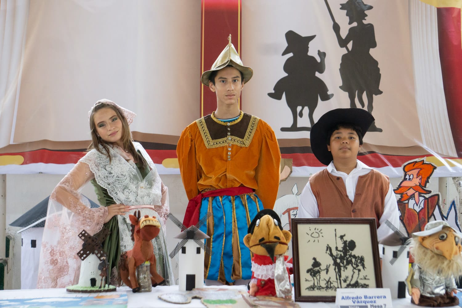 Escuelas de educación básica celebran a Cervantes y al Quijote