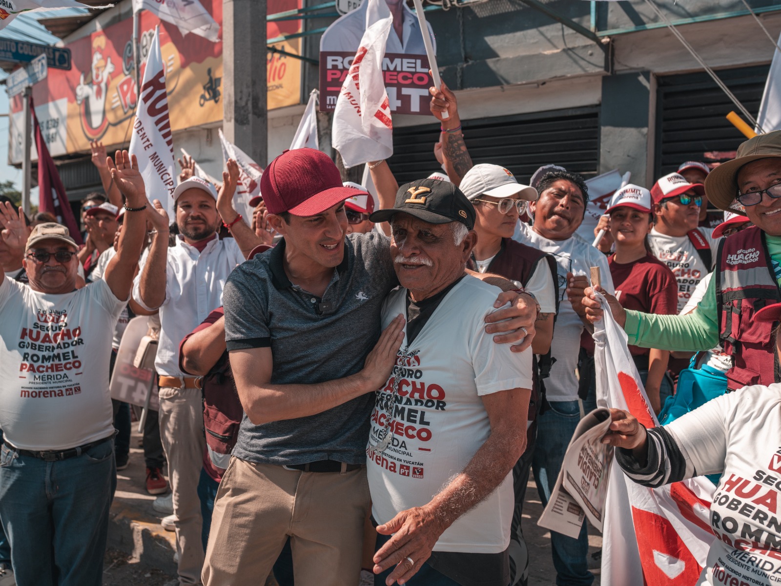 Vecinos de la Morelos Oriente exponen sus inquietudes a Rommel Pacheco