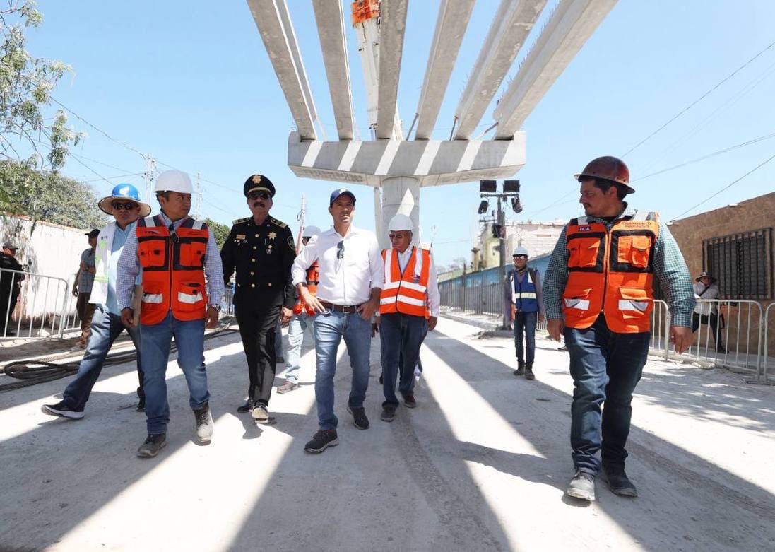 Vila Dosal supervisa viaducto elevado en Progreso, que avanza según lo dispuesto