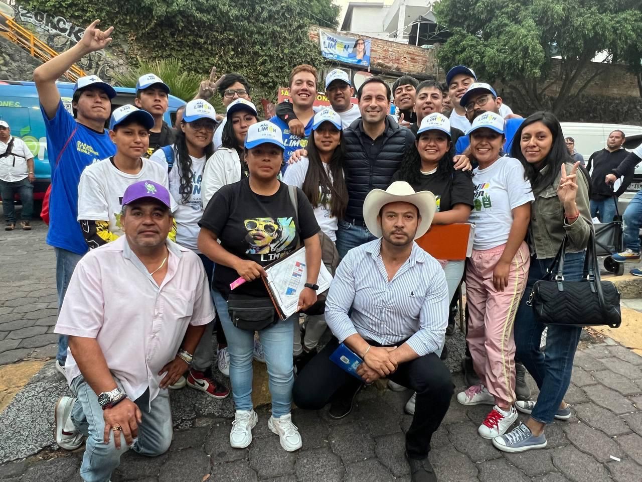 Vila empieza a hacer campaña, su primer acto en la Ciudad de México