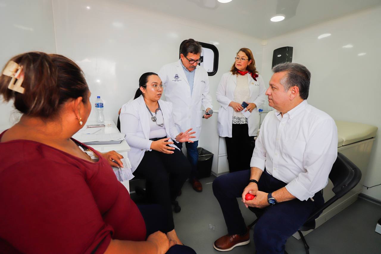 Feria de la salud ofrece servicio de electrocardiograma en Mérida