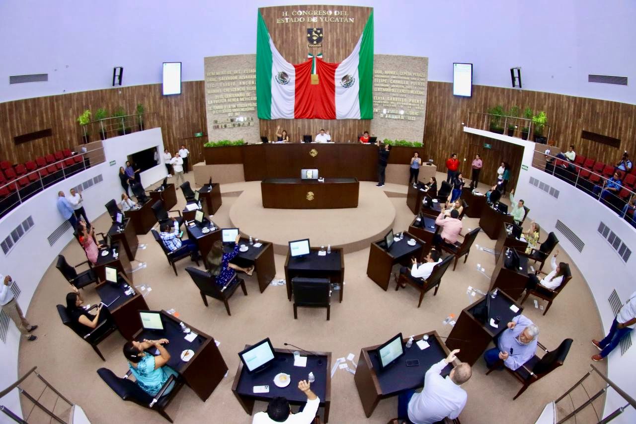 Aprueban la ley sobre himno, bandera y escudo yucateco