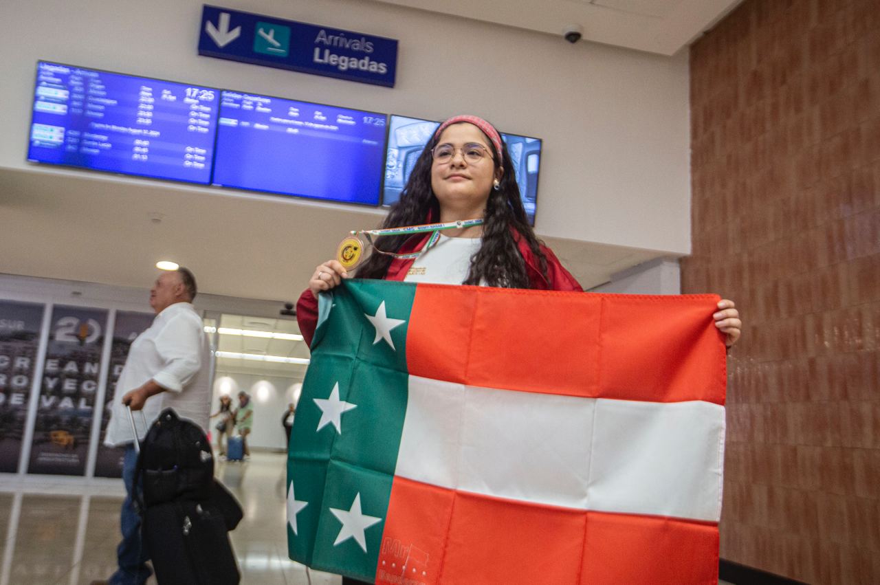 Dana Medina obtiene medalla de bronce en Competencia Internacional de Matemáticas