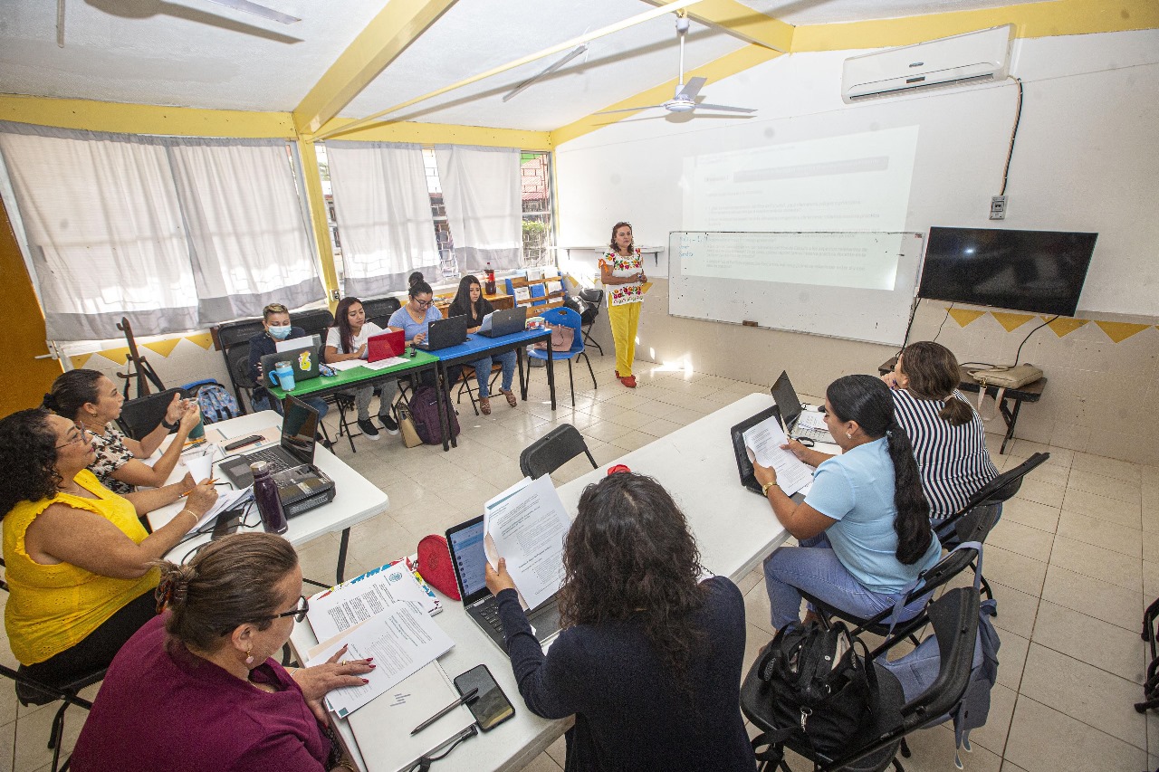 Docentes yucatecos cuentan con oficina para procesos de selección federales