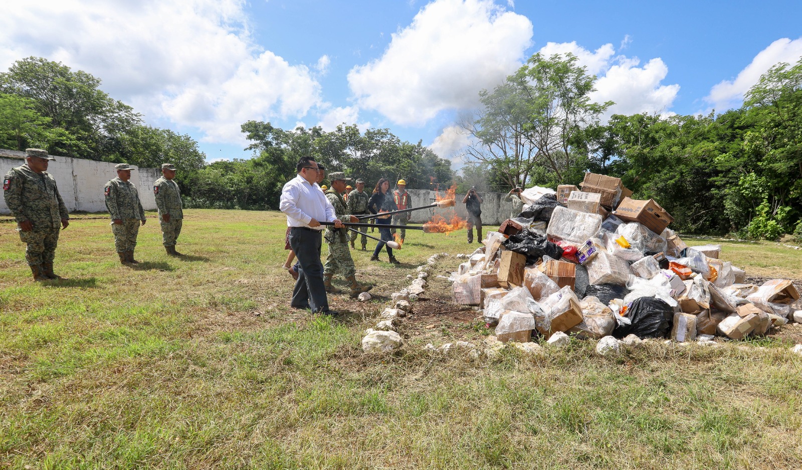 Incineran 630 kilogramos de narcóticos en instalaciones militares de Mérida